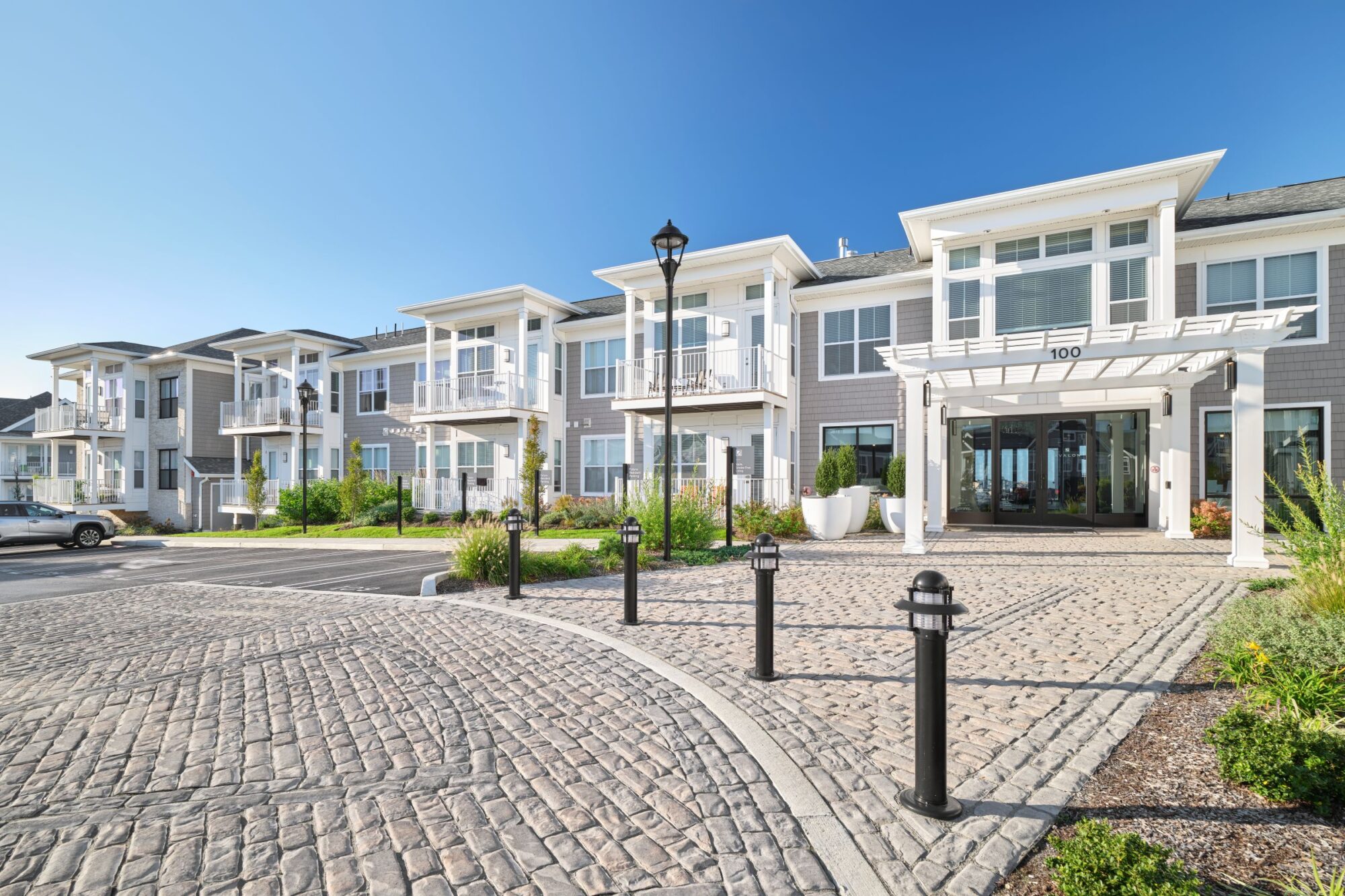 Avalon Harbor Isle 9