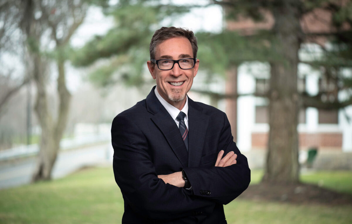 Renzi_P(Web)_New Background 3_Website Compressed