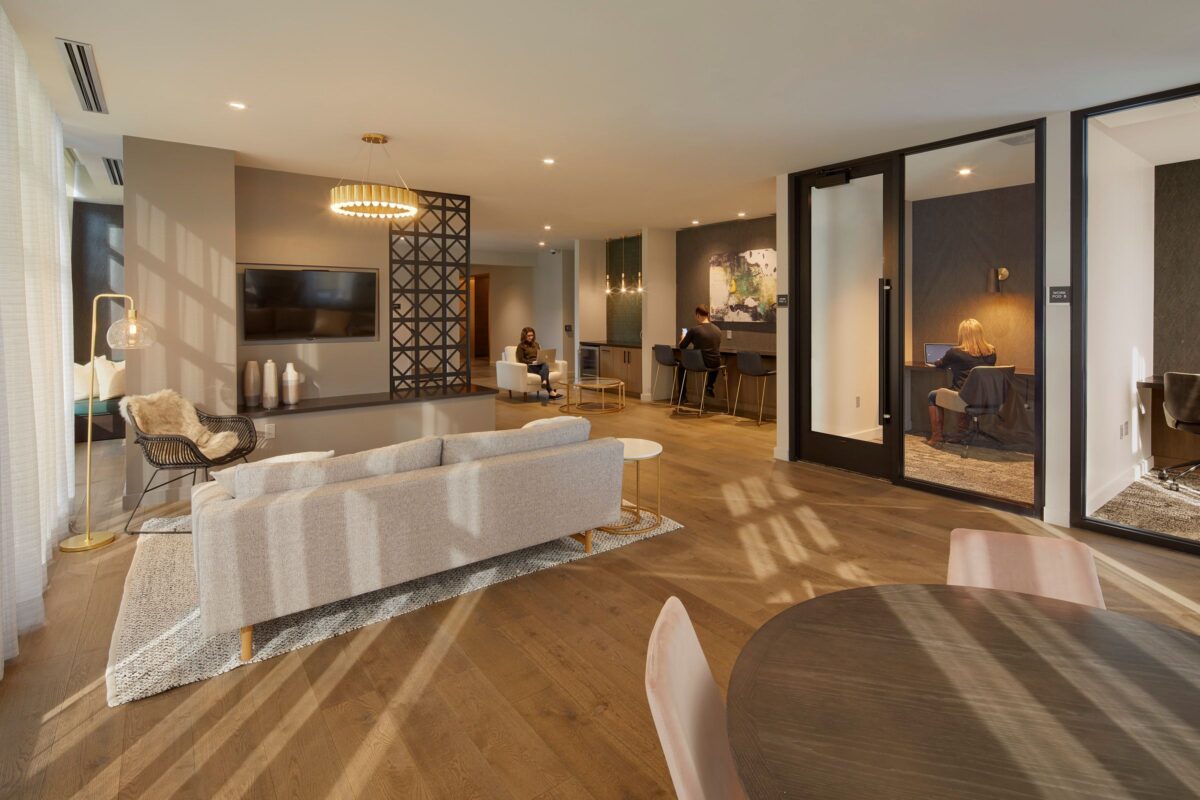 One Chestnut_3284D_3629r