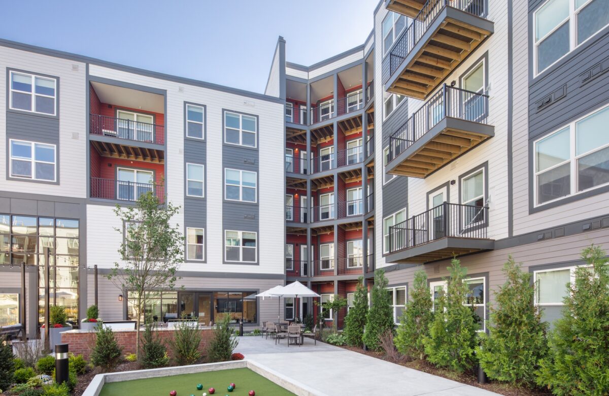 TAT_Christian Scully_251003_Alta French Hill -MarlboroughMA-051-Edit Crop