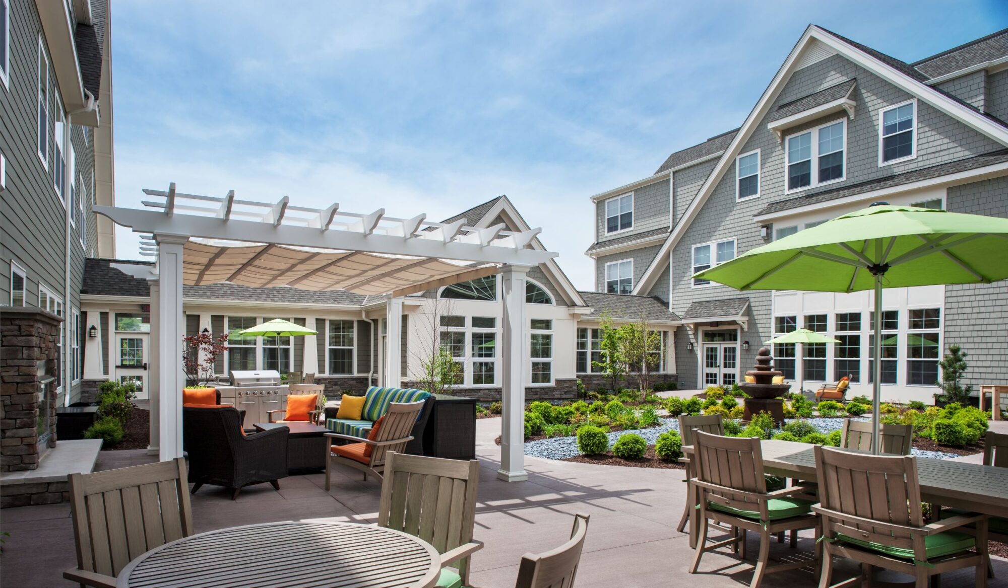 TAT_Stonebridge Burlington_GP1_216_courtyard _nw